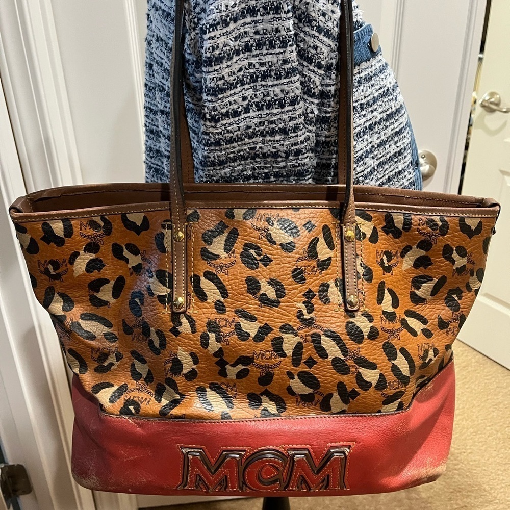 MCM COGNAC ANIMAL PRINT TOTE - Picture 15 of 16